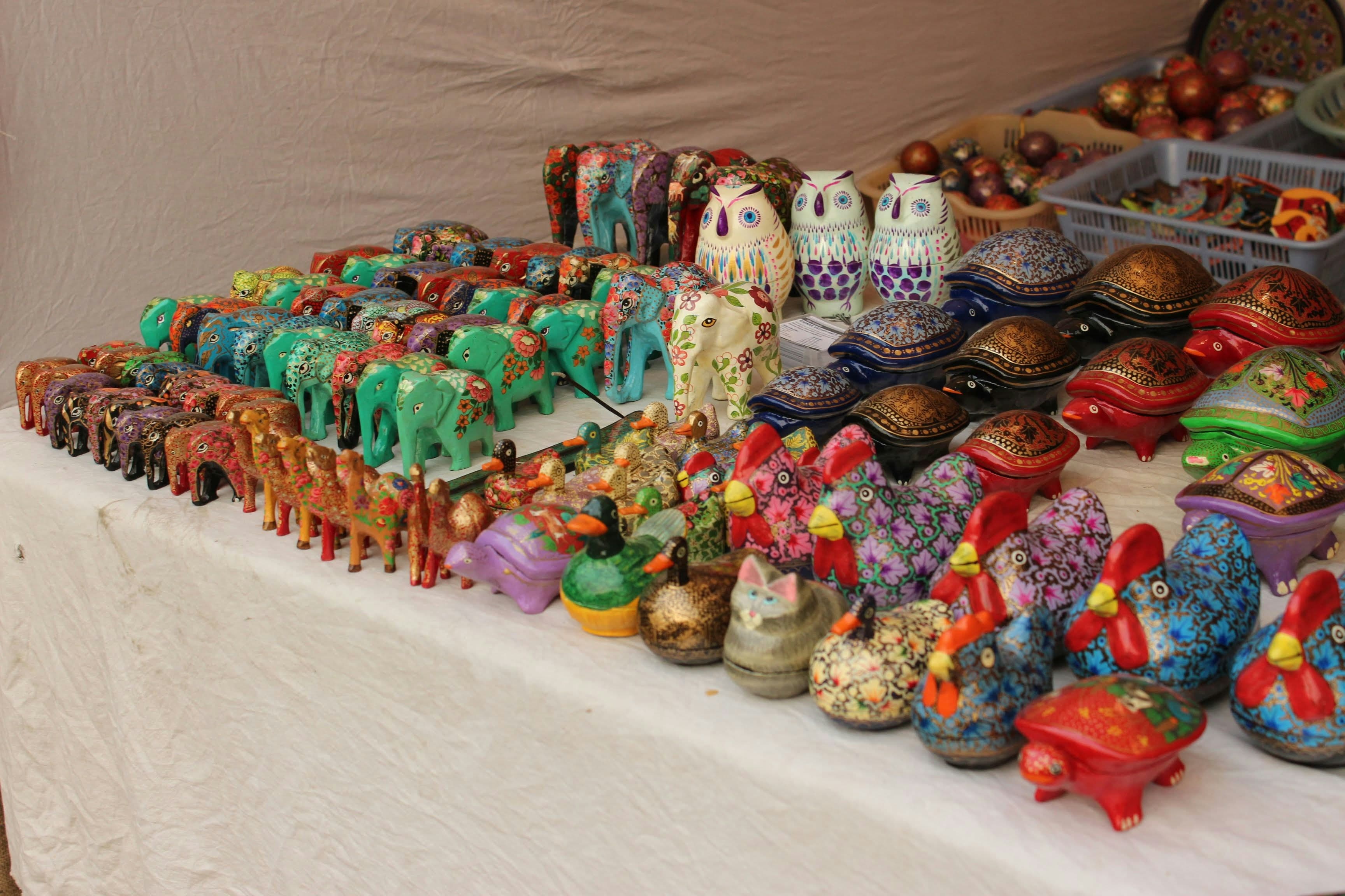 Gifting & Handicrafts